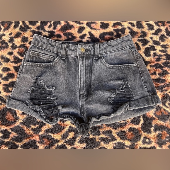 Forever 21 Black shorts - Picture 1 of 3